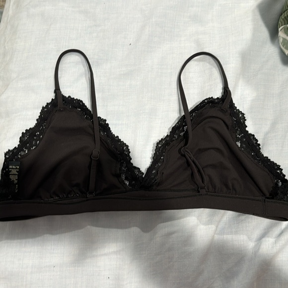 Skims Fits Everybody Lace Triangle Bralette - SOLD OUT - Picture 4 of 4